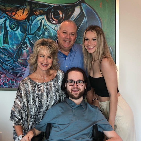 Meet your Posher, Megan - Picture 5 of 6